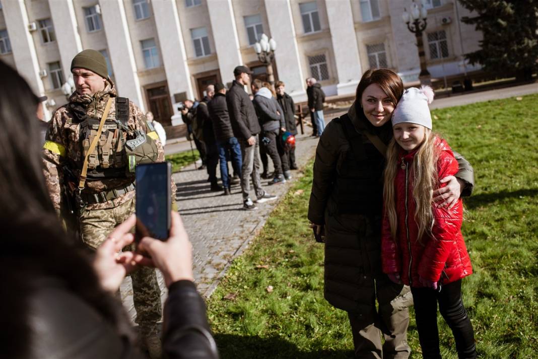 Zelenskiy'den zafer tebessümü: Herson'da kutlamalar devam ediyor 26