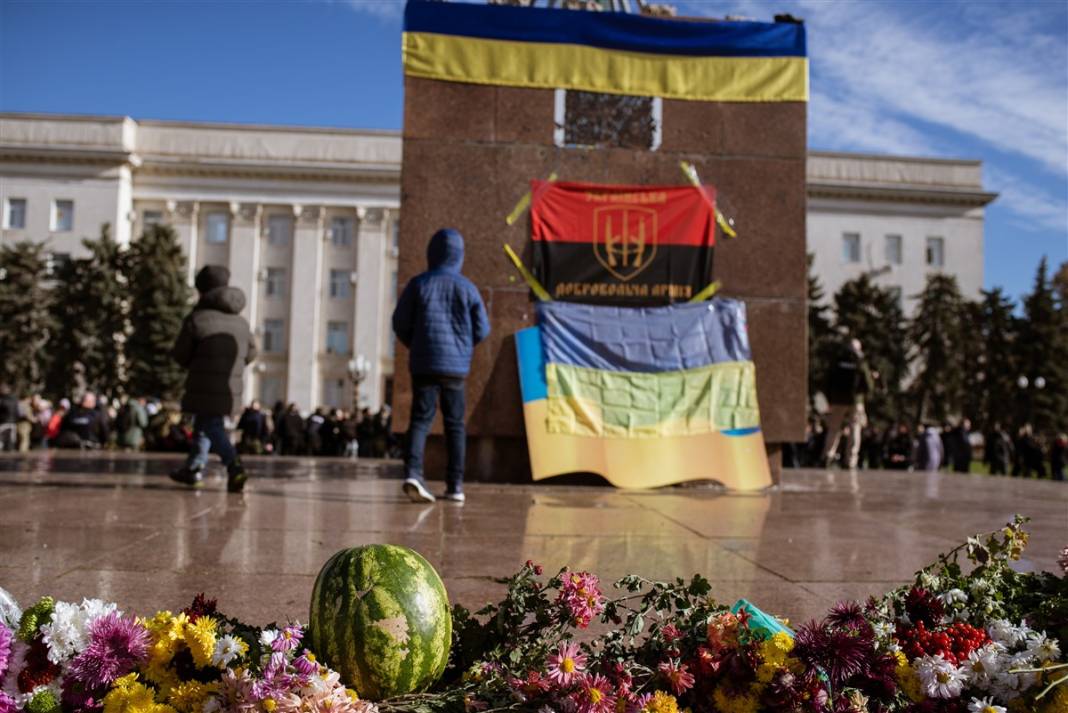 Zelenskiy'den zafer tebessümü: Herson'da kutlamalar devam ediyor 24