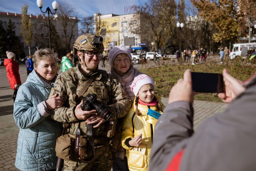 Zelenskiy'den zafer tebessümü: Herson'da kutlamalar devam ediyor 12