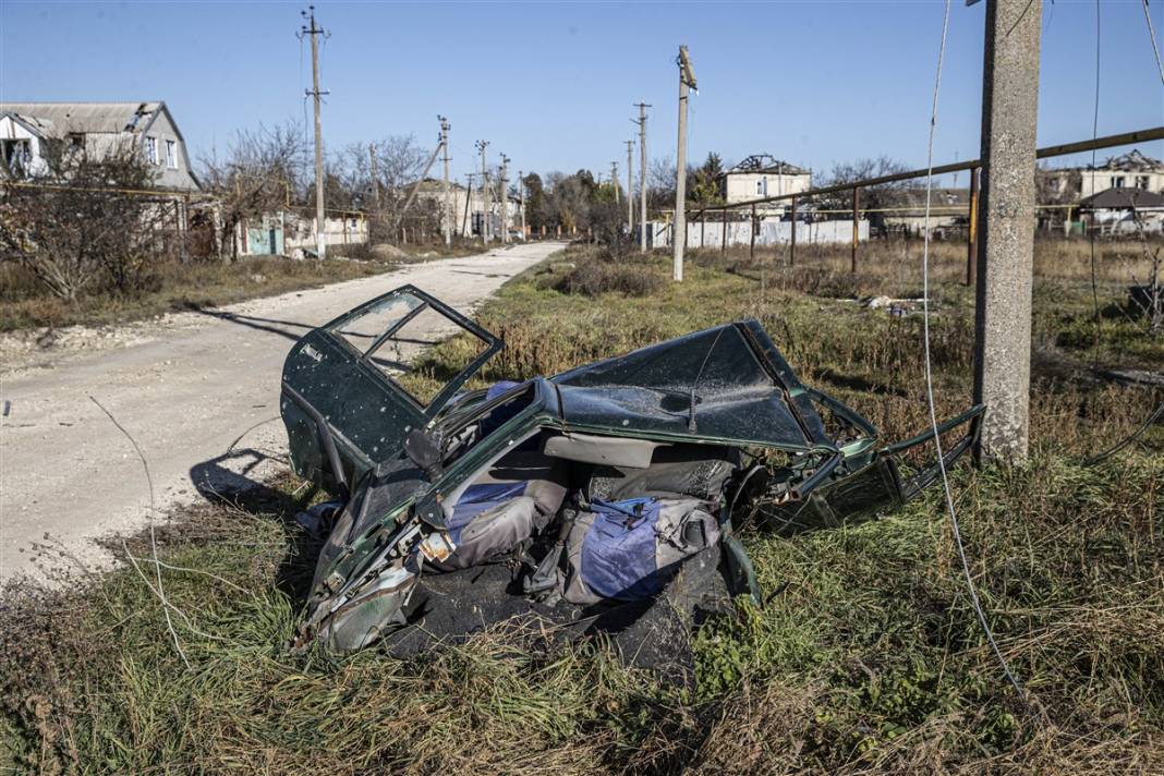 Herson'daki bu köyde hayat durdu! 'Artık evimiz yok' 25