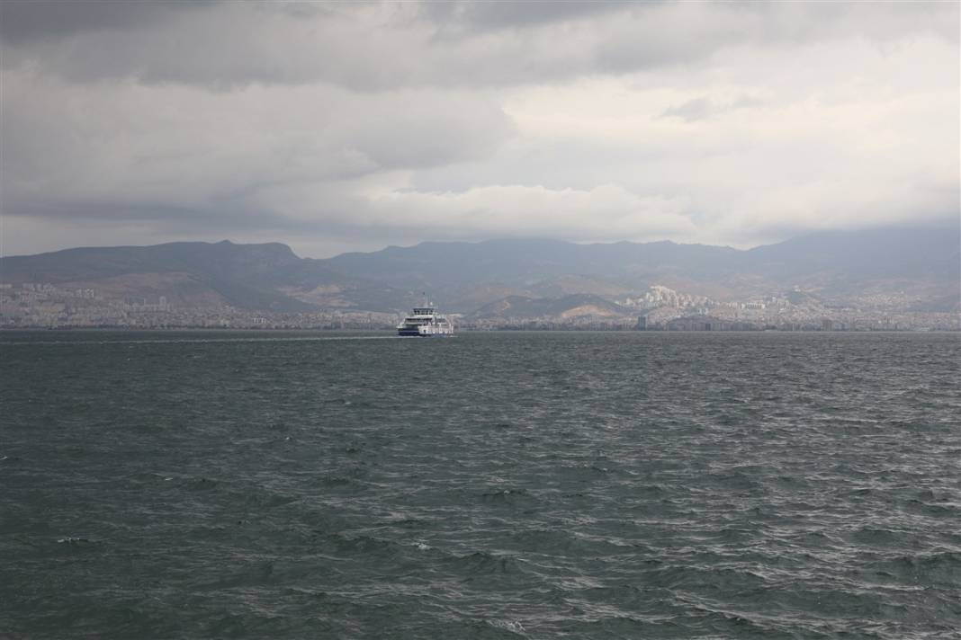 İzmir'de kırmızı alarm! 4 ilçeyi vurdu, tahliye çalışmaları başladı 36