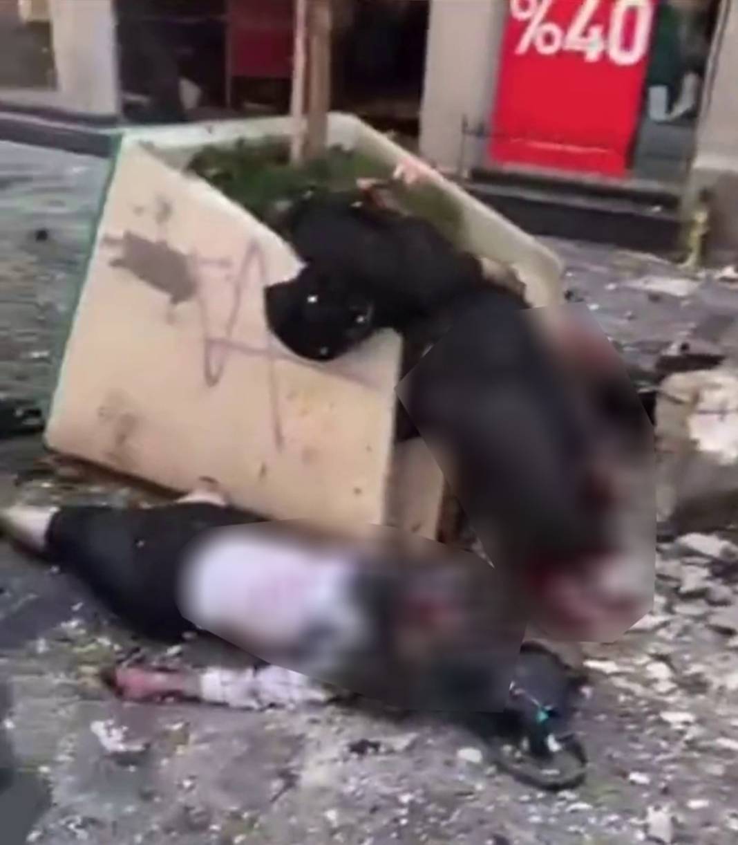 İstiklal Caddesi'ndeki patlamadan kahreden fotoğraf kareleri 16