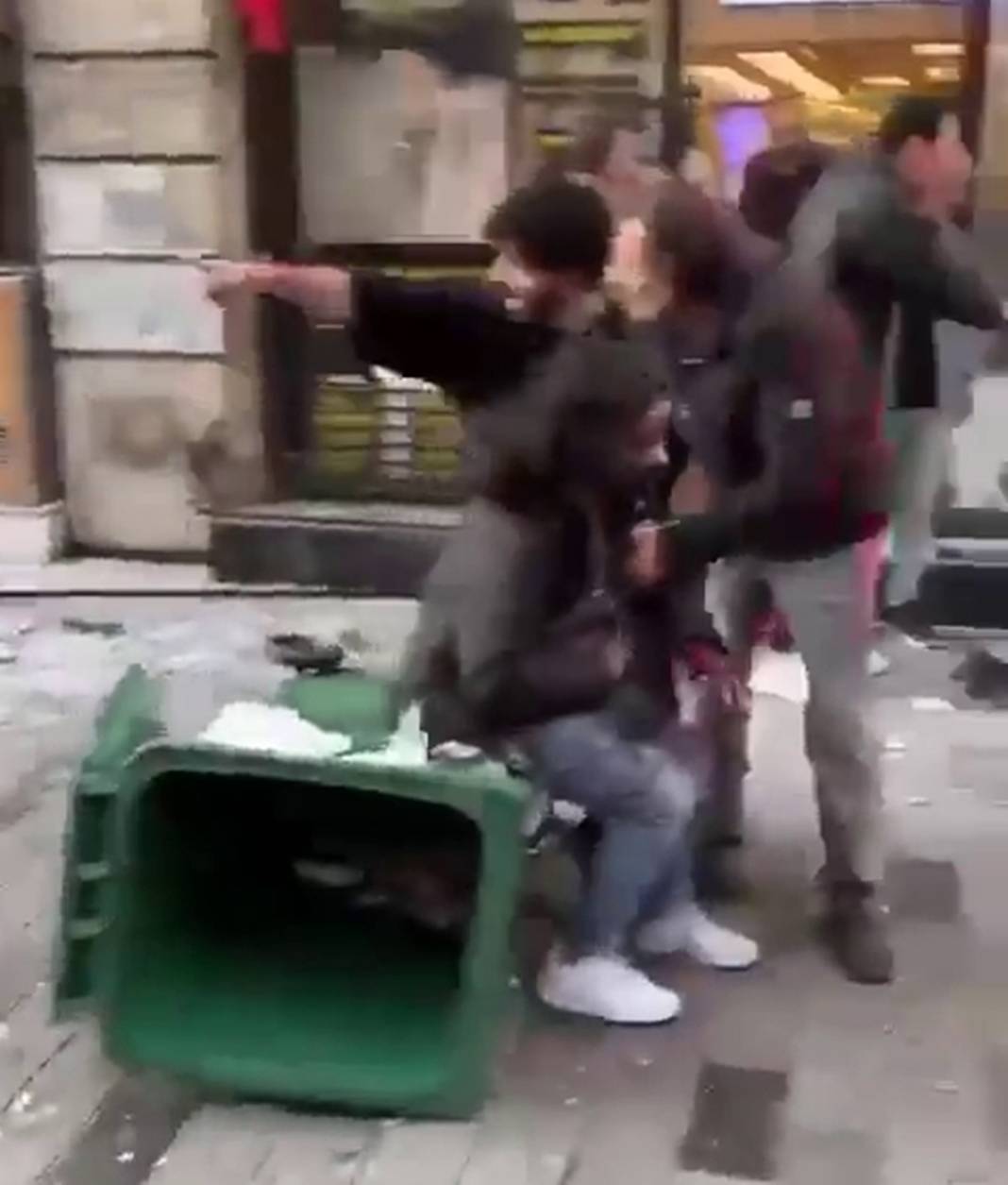 İstiklal Caddesi'ndeki patlamadan kahreden fotoğraf kareleri 14