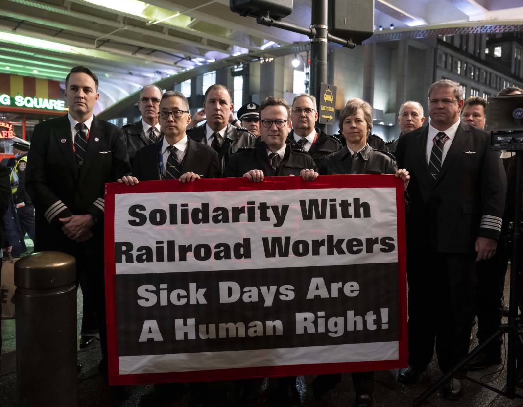 New York'ta işçiler haklarını savunmak için gösteri düzenledi 4