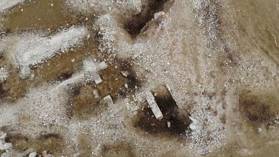 Düşen su seviyesi tarihi kalıntıları gün yüzüne çıkardı: Hepsi saray hanedanına ait 4