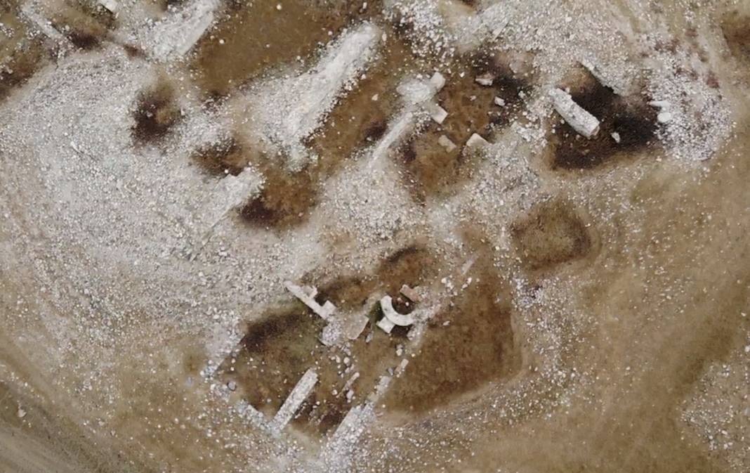 Düşen su seviyesi tarihi kalıntıları gün yüzüne çıkardı: Hepsi saray hanedanına ait 5