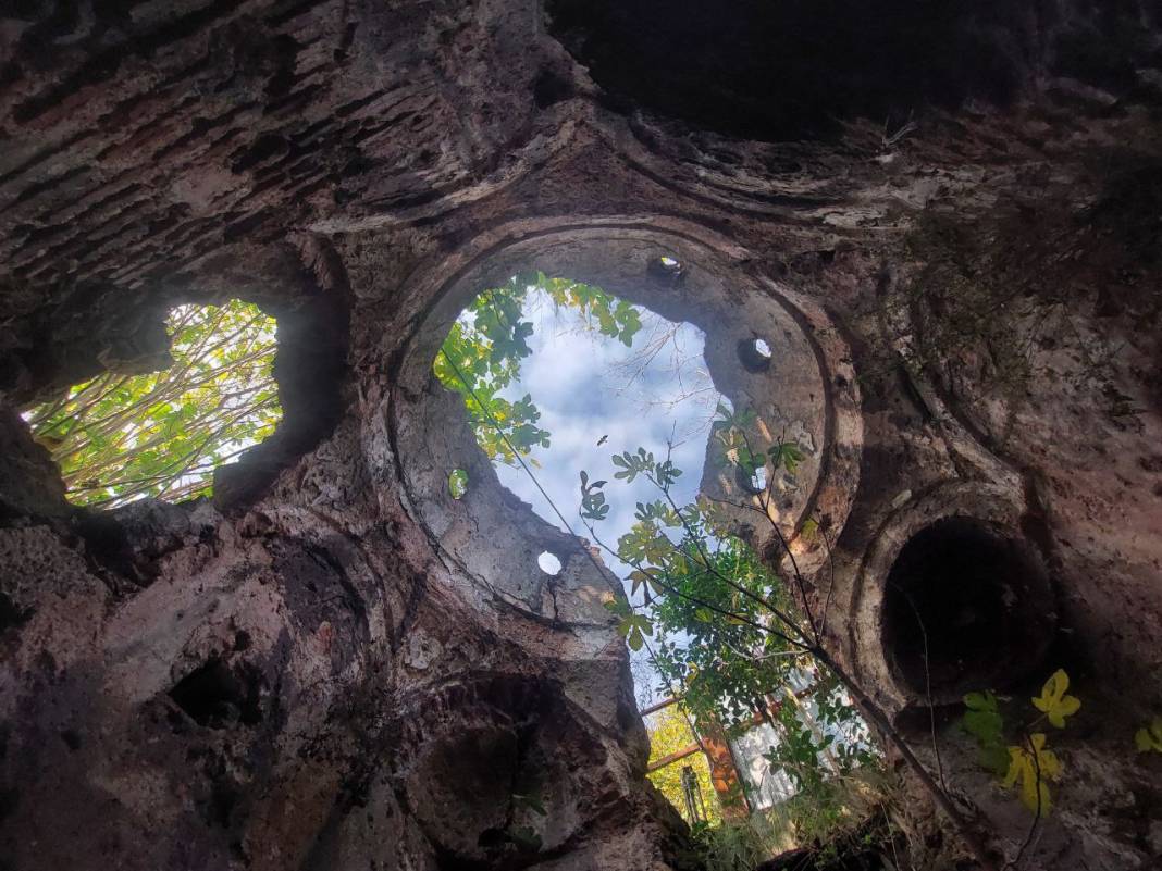 300 yıllık hamamın hali içler acısı: Evsizlere barınak oldu 1
