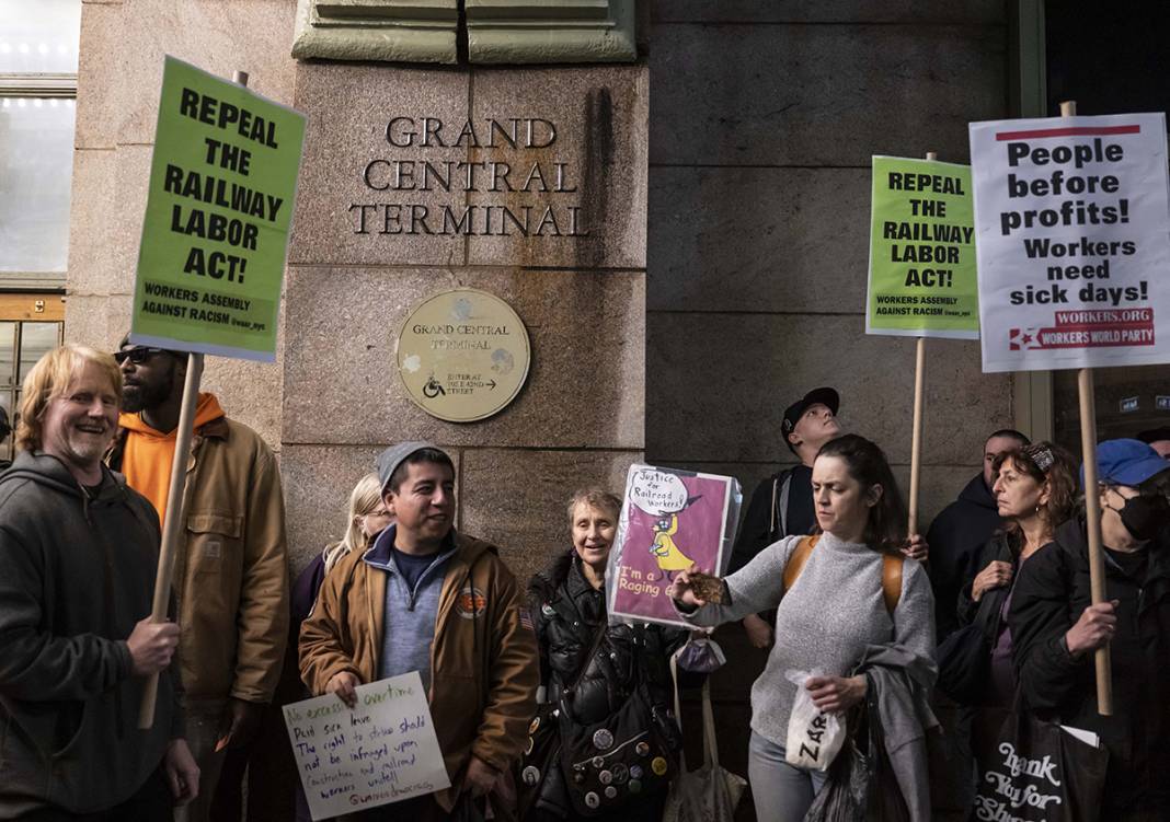 New York'ta işçiler haklarını savunmak için gösteri düzenledi 3
