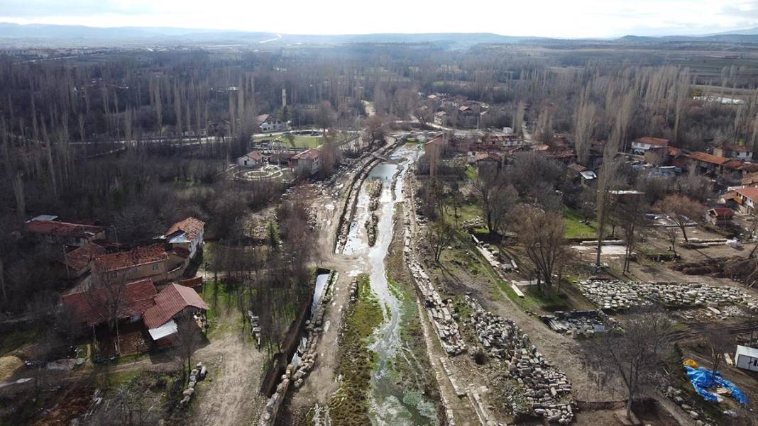 Kütahya'da müthiş keşif! Bugüne kadar böylesi görülmedi, tam 2 metre 10 santim yüksekliğinde... 10