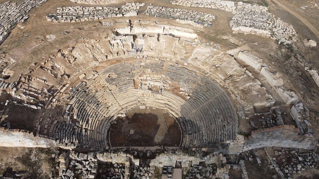 Kütahya'da müthiş keşif! Bugüne kadar böylesi görülmedi, tam 2 metre 10 santim yüksekliğinde... 5