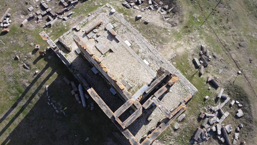 Kütahya'da müthiş keşif! Bugüne kadar böylesi görülmedi, tam 2 metre 10 santim yüksekliğinde... 11