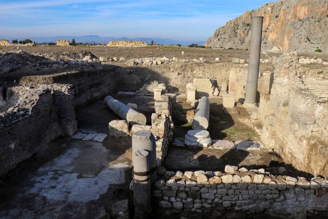 Adana'daki 'Yenilmez Şehir'de heyecanlandıran keşif! Kilikya Generali İllus'a ait 6