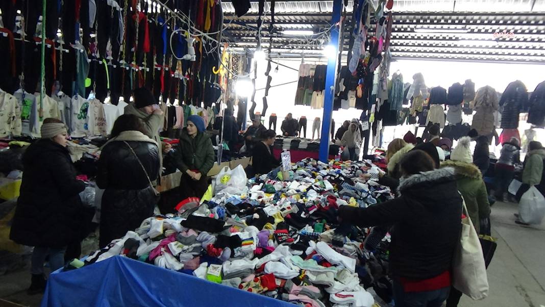 Bulgarlar bu sefer sandıklarla geldi... 'Bizim vatandaş ne yapsın garibim fiyatı soruyor gidiyor' 1