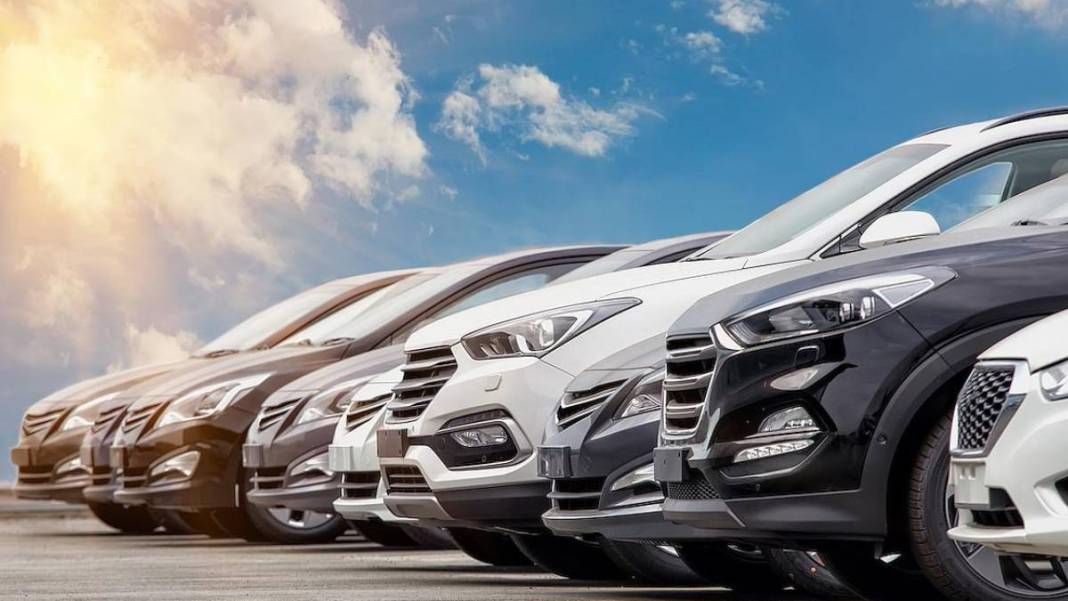 Arabası olanlar nasıl satarım diye dertlenmesin! 2022'de en çok satan ikinci el araçlar belli oldu 10