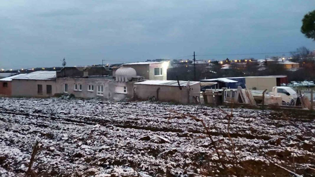 Ve kar İstanbul'da... Birçok bölge beyaza büründü 4