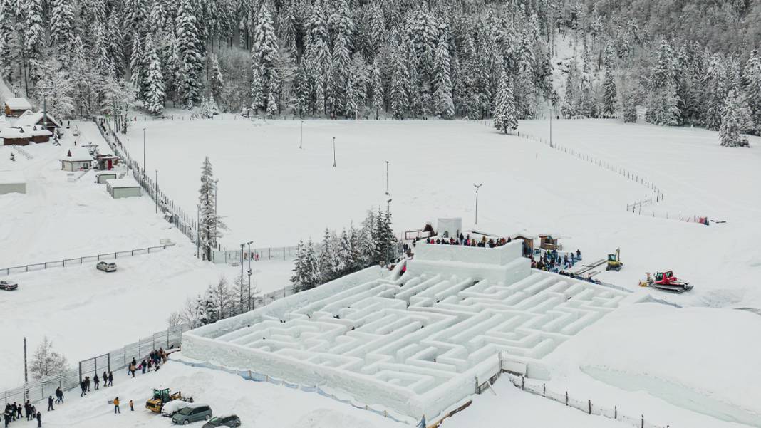Buzların arasında kaybolmaya hazır mısınız? Bu labirente giren çıkamıyor 12