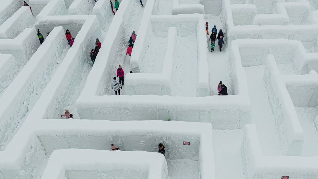 Buzların arasında kaybolmaya hazır mısınız? Bu labirente giren çıkamıyor 16