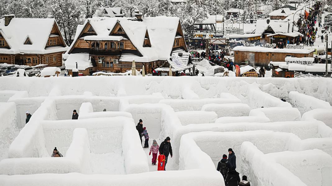 Buzların arasında kaybolmaya hazır mısınız? Bu labirente giren çıkamıyor 2