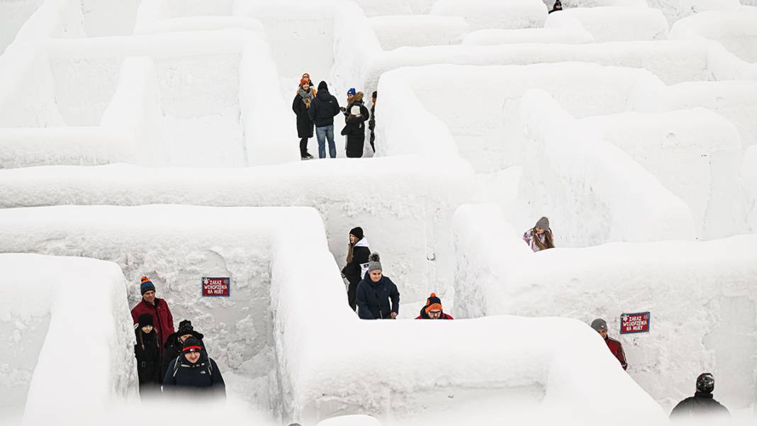 Buzların arasında kaybolmaya hazır mısınız? Bu labirente giren çıkamıyor 5