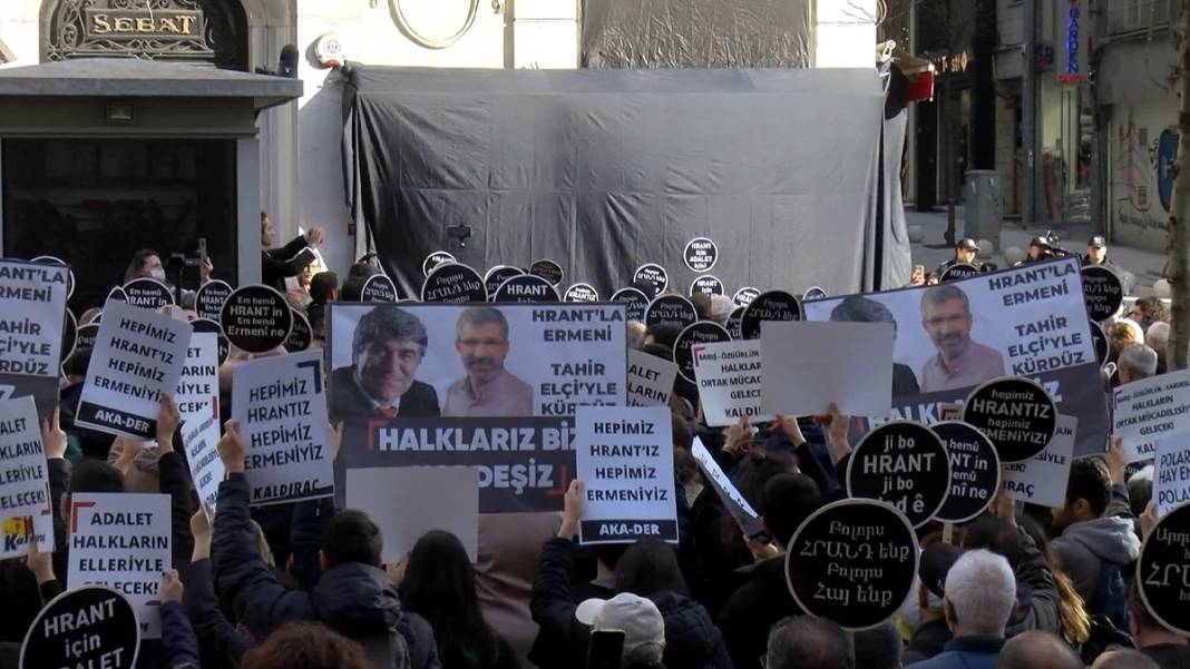 16 yıldır gelmeyen adalet: Sevenleri Hrant Dink'i vurulduğu yerde, vurulduğu saatte andı 7