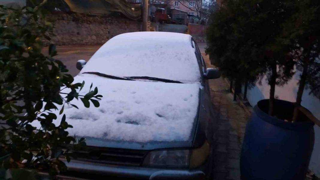 Ve kar İstanbul'da... Birçok bölge beyaza büründü 6