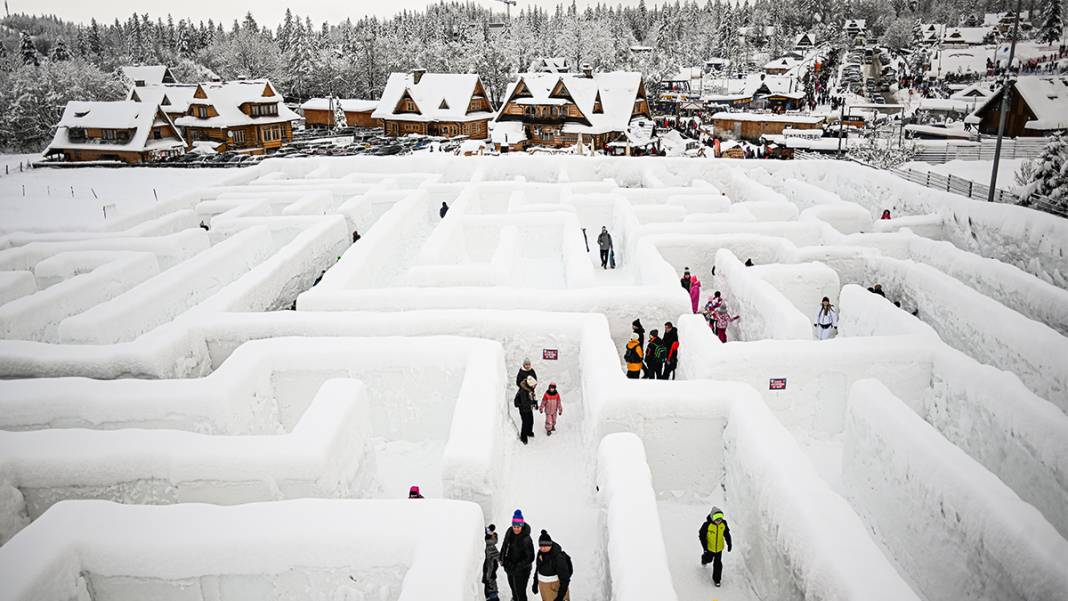 Buzların arasında kaybolmaya hazır mısınız? Bu labirente giren çıkamıyor 3