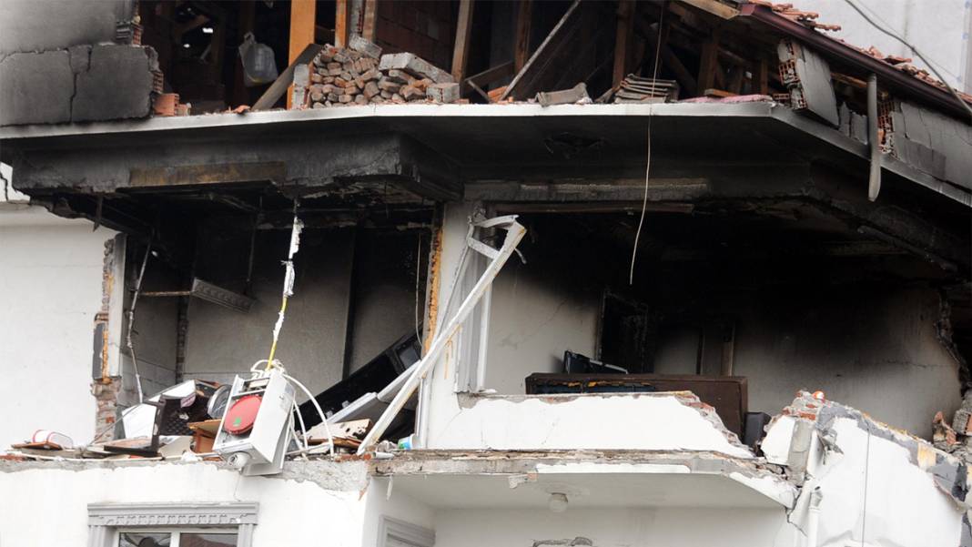 Gölcük'teki patlamanın hasarı gün ağarınca ortaya çıktı 4