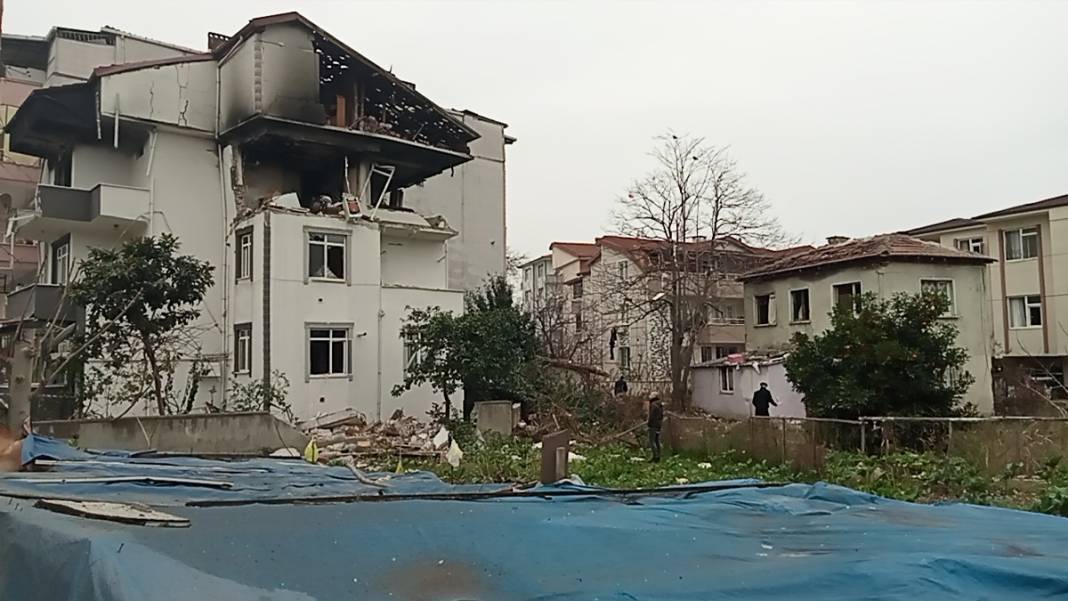 Gölcük'teki patlamanın hasarı gün ağarınca ortaya çıktı 5