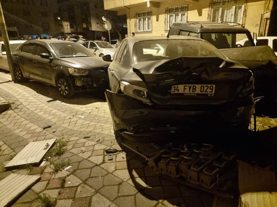 Kıyamet koptu zannettiler! Elektrikler kesildi, çığlıklar yükseldi: Mahalleli gördükleri karşısında şoke oldu! 3