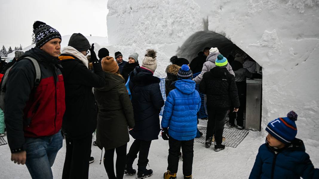 Buzların arasında kaybolmaya hazır mısınız? Bu labirente giren çıkamıyor 8