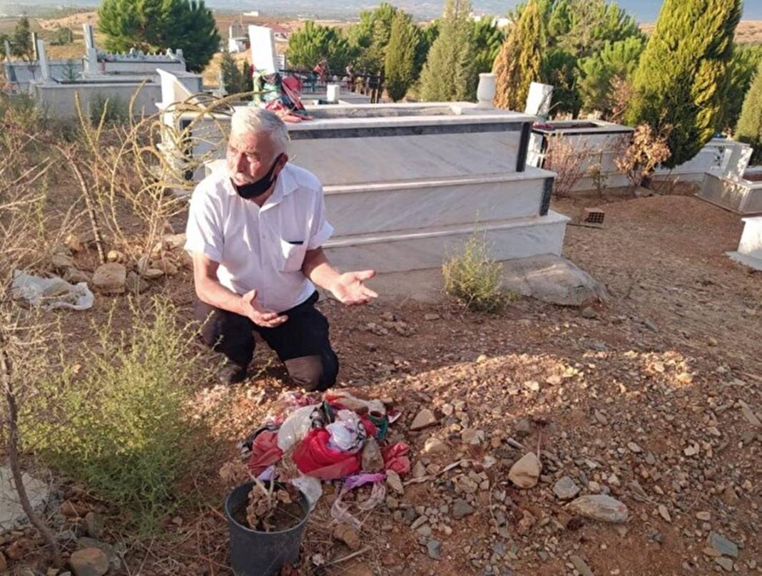 Kendi elleriyle kazdığı eşinin mezarına bıraktığı not, okuyanları ağlattı! Acısı hâlâ geçmedi... 2
