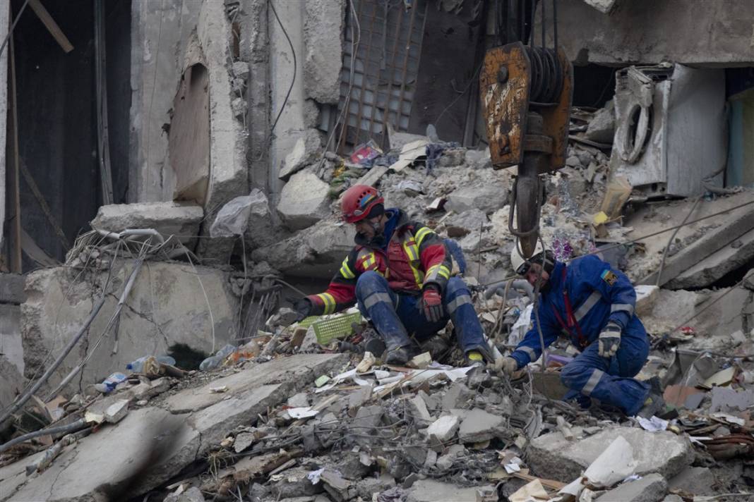 Rus füzeleri yine katletti! Ukrayna'da can kaybı artıyor 27