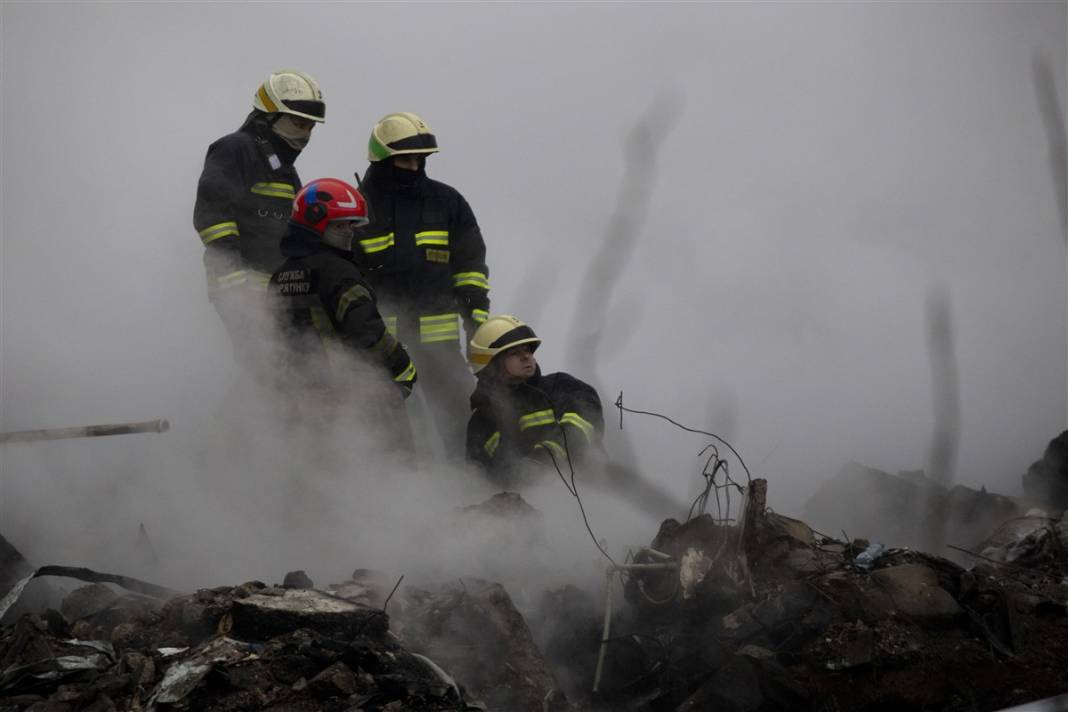 Rus füzeleri yine katletti! Ukrayna'da can kaybı artıyor 16