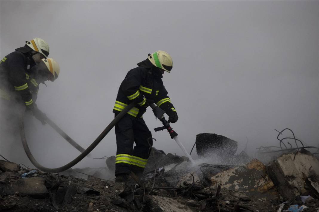 Rus füzeleri yine katletti! Ukrayna'da can kaybı artıyor 15