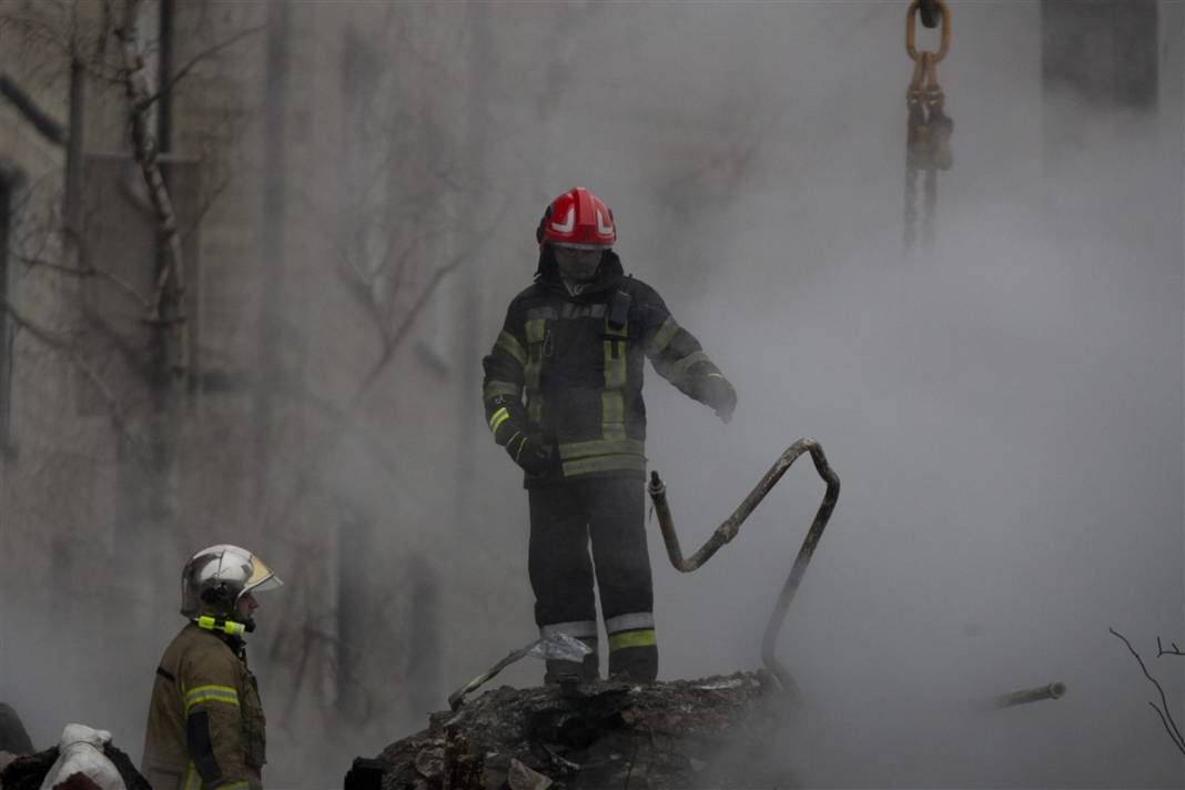 Rus füzeleri yine katletti! Ukrayna'da can kaybı artıyor 13
