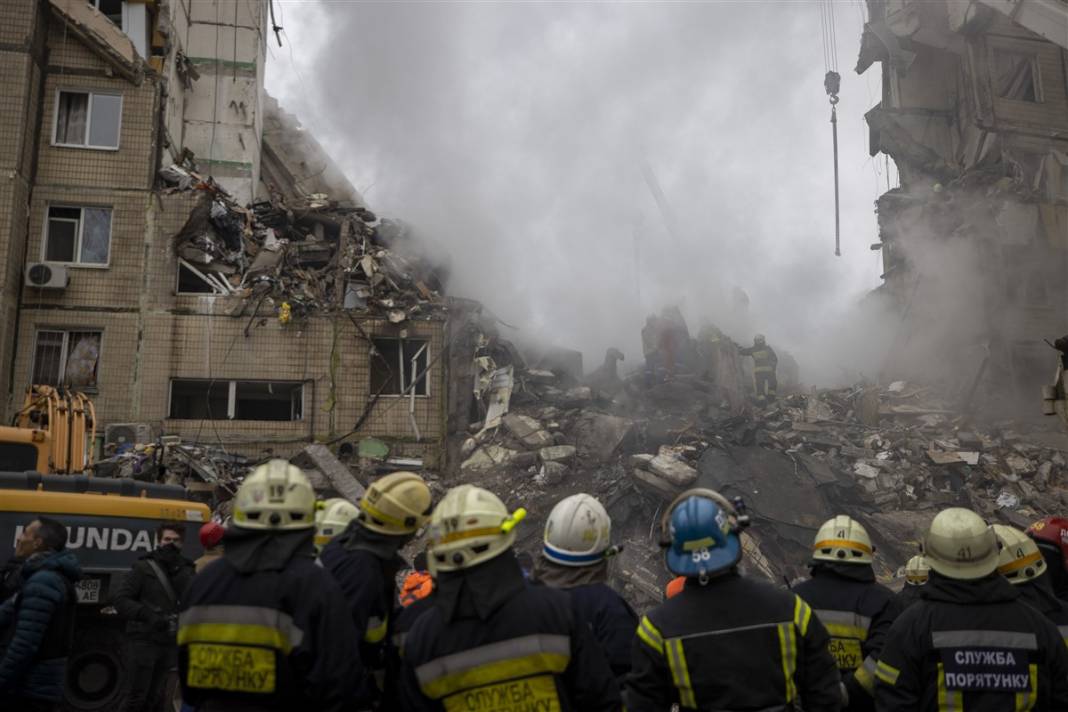 Rus füzeleri yine katletti! Ukrayna'da can kaybı artıyor 5