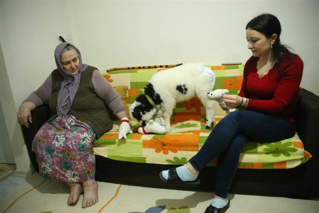 Biberonla besliyor, altına bez bağlıyor... 'Boncuk' Gülcihan teyzenin dördüncü çocuğu oldu 6