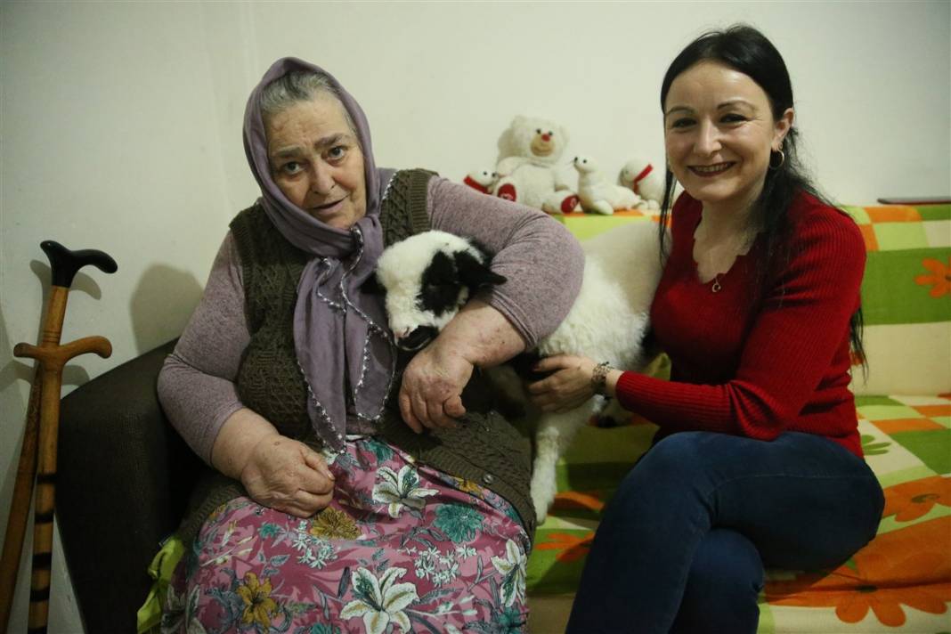 Biberonla besliyor, altına bez bağlıyor... 'Boncuk' Gülcihan teyzenin dördüncü çocuğu oldu 3
