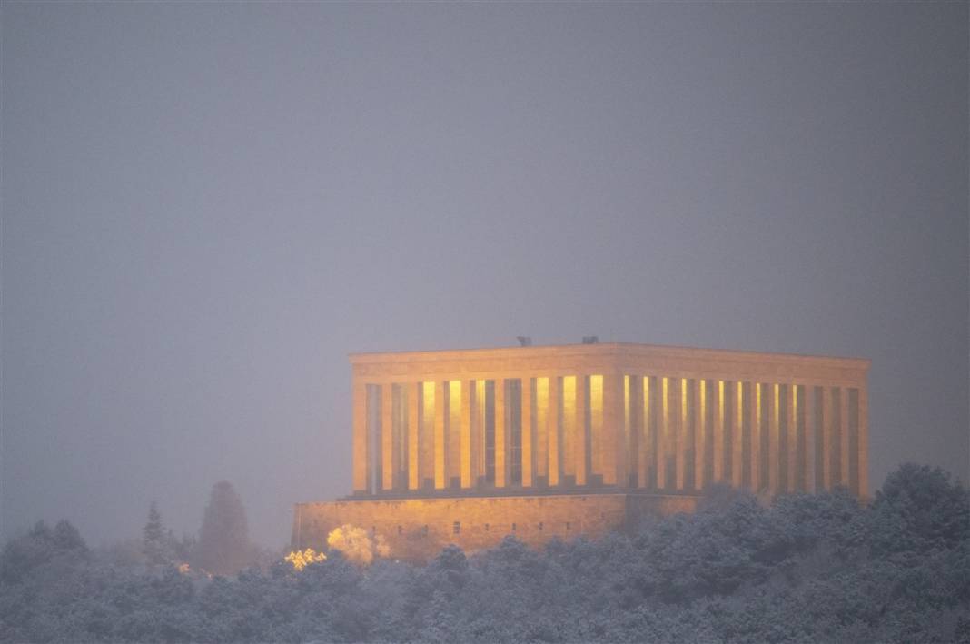 Ankara güne bembeyaz uyandı! Kar yağışı gün boyu devam edecek 63