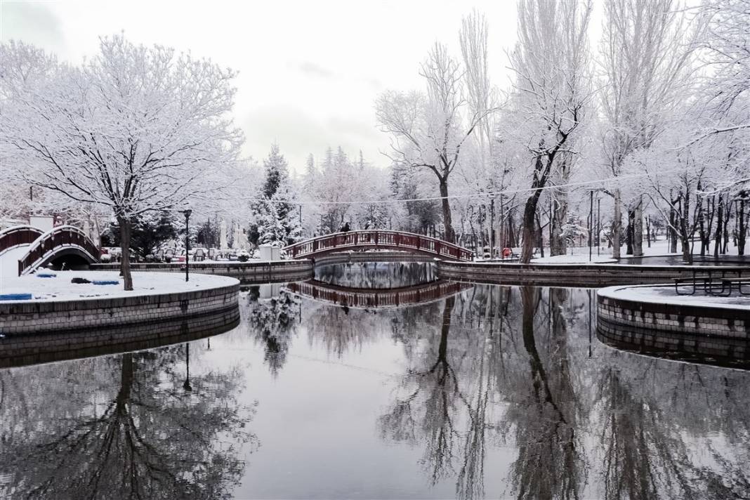 Ankara güne bembeyaz uyandı! Kar yağışı gün boyu devam edecek 30