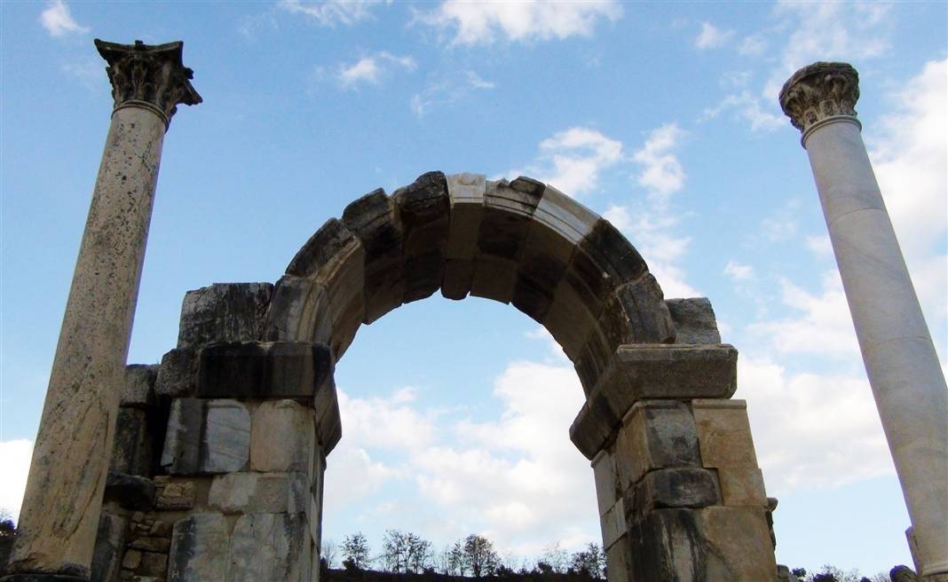 Kral, kraliçe, tapınak heykellerinde kullanılıyordu... Kimse yerinden oynatmaya cesaret edemiyor 10