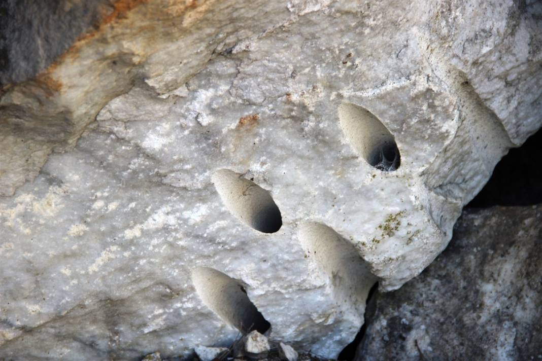 Kral, kraliçe, tapınak heykellerinde kullanılıyordu... Kimse yerinden oynatmaya cesaret edemiyor 7