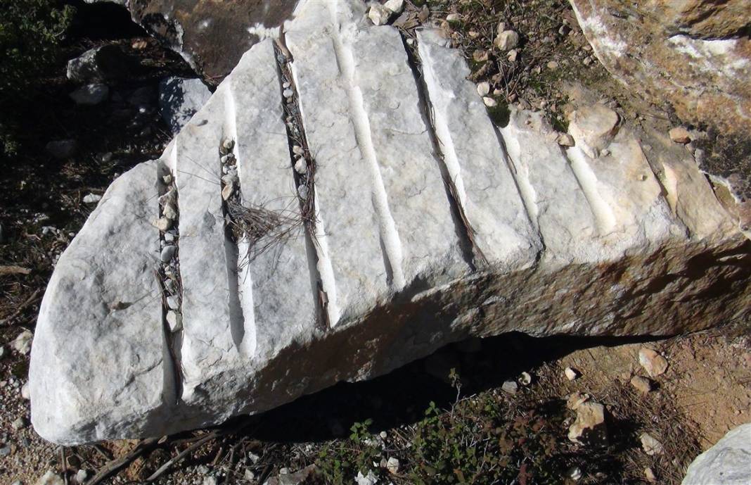 Kral, kraliçe, tapınak heykellerinde kullanılıyordu... Kimse yerinden oynatmaya cesaret edemiyor 4