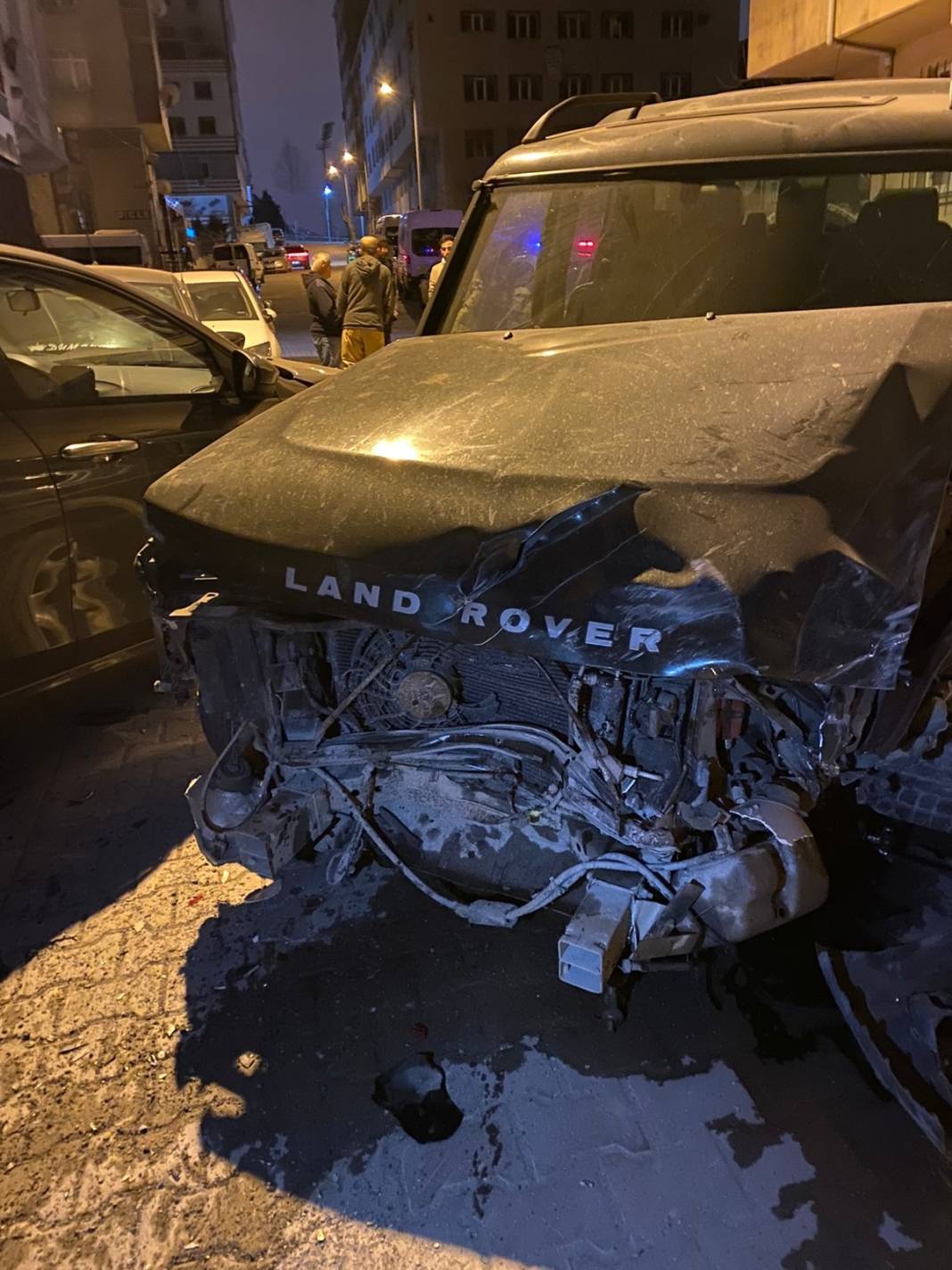 Kıyamet koptu zannettiler! Elektrikler kesildi, çığlıklar yükseldi: Mahalleli gördükleri karşısında şoke oldu! 6