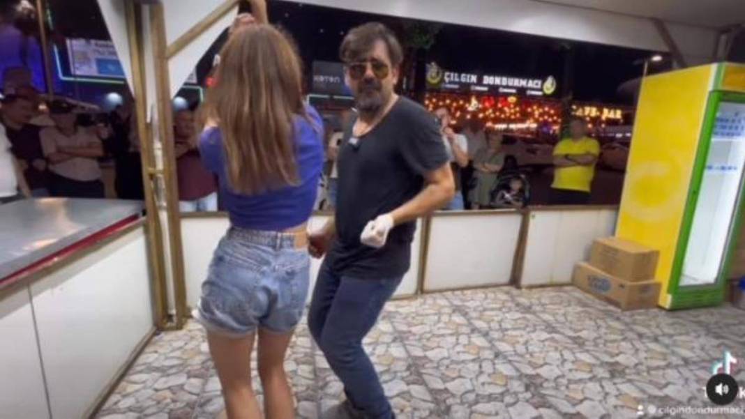 Çılgın Dondurmacı bu defa kendine hakim olamadı! Sarışın güzelin dansı herkesi baştan çıkardı: Eşi bu sefer boşayacak 5