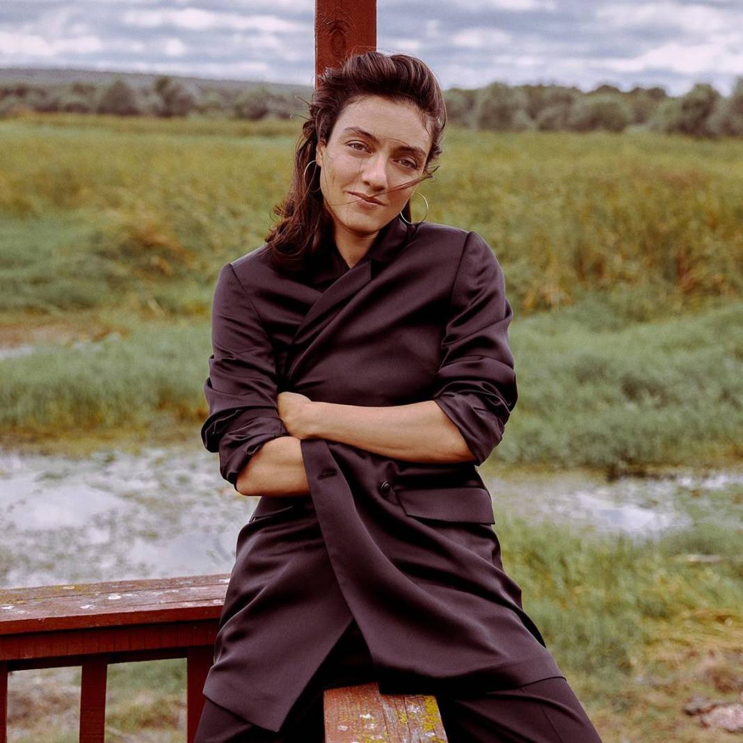 Merve Dizdar tesettüre girdi, sosyal medyada yorum yağdı: Maşallah çok yakışmış! 9