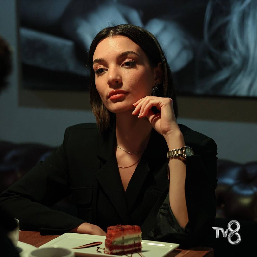 Tutmayan dizi için son hamle: Adı dahil baştan aşağı her şeyi değişiyor! Dizi tarihinde bir ilk 11