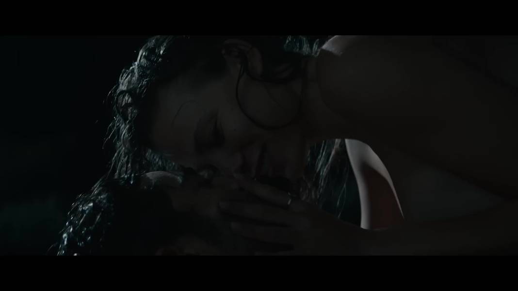 Serenay Sarıkaya ve Burak Deniz'in cesur 'Şahmaran' sahneleri sosyal medyaya damga vurdu! 21