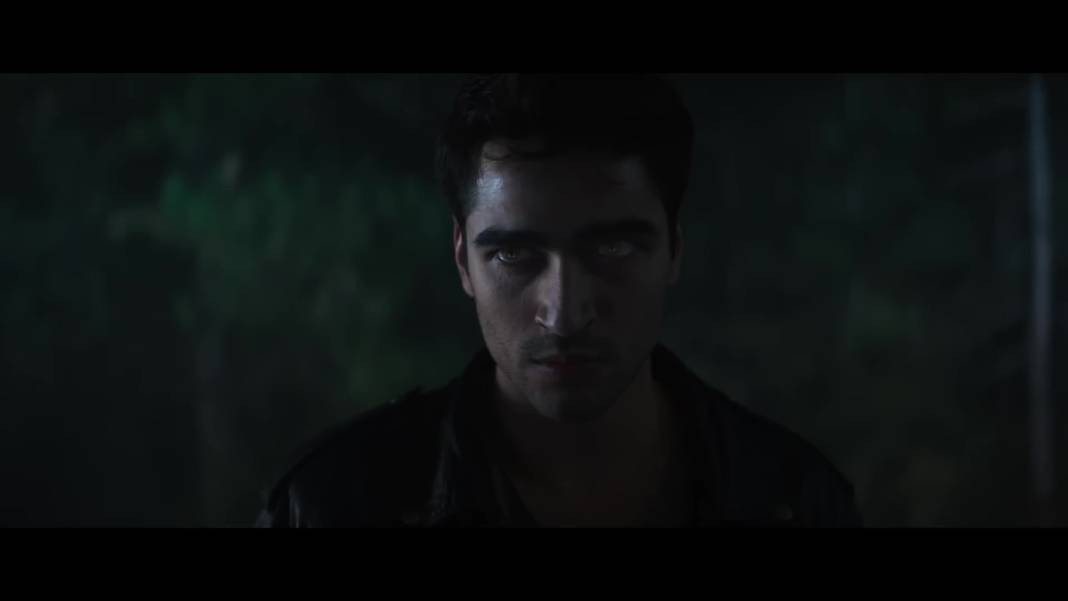 Serenay Sarıkaya ve Burak Deniz'in cesur 'Şahmaran' sahneleri sosyal medyaya damga vurdu! 23