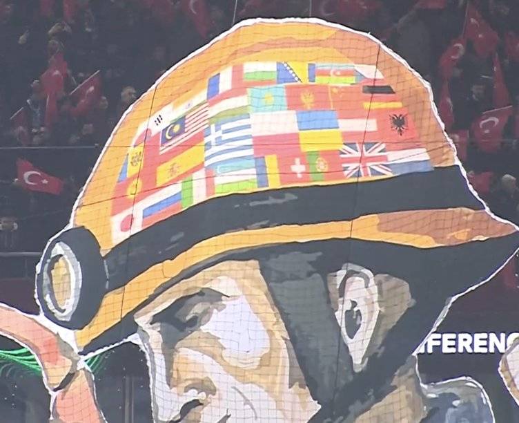 Basel maçı öncesi Trabzon'da duygulandıran koreografi: Yaralarımızı birlikte saracağız 4